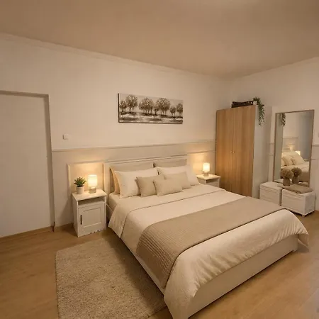 7csakra Vendeghaz سنتيندري
